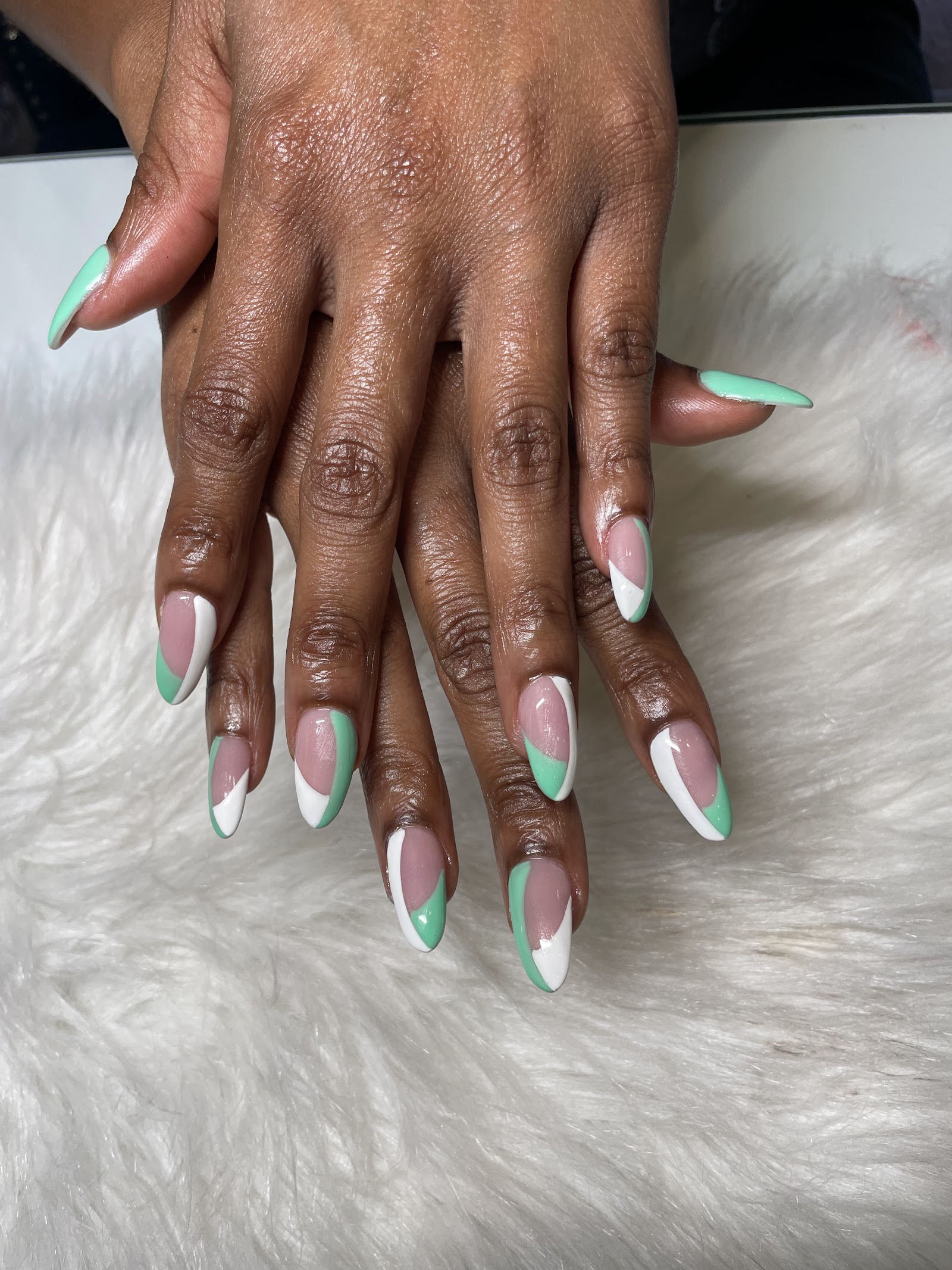 Simply Divine Nail Spa nail photo 7